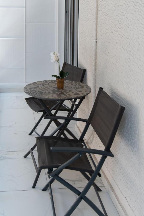 Medluxe Comfort Apartment Atene Esterno foto